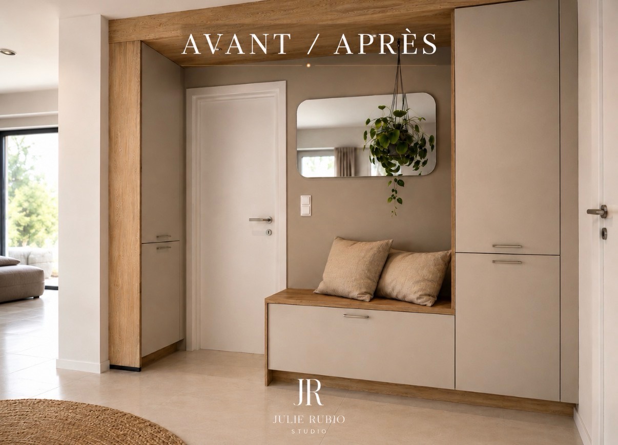 L'entrée après travaux : banquette, miroir et colonnes de rangement sur mesure.